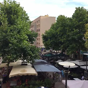 Typique T2 Terrasse Situe Quartier Panier Vieux Port Marseille
